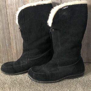 Emu Black Winter Boots with Cream Lining